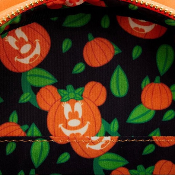 Brand new Minnie Mouse pumpkin backpack glows in the dark - Picture 6 of 6